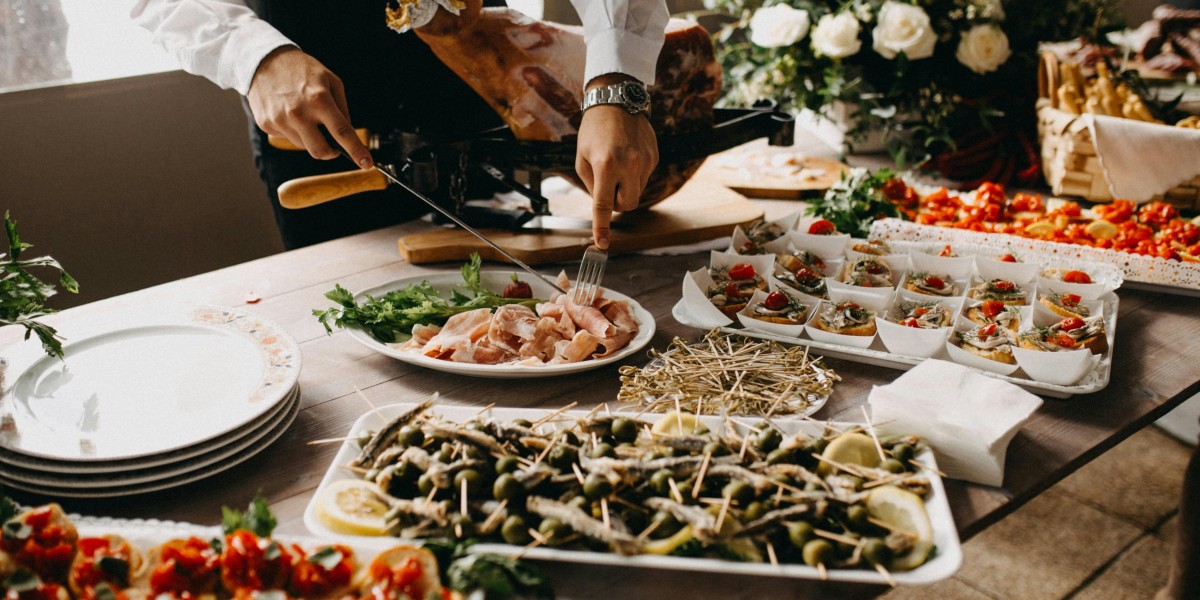 Ranking the Top Caterers in Delhi: Service, Taste, and Value