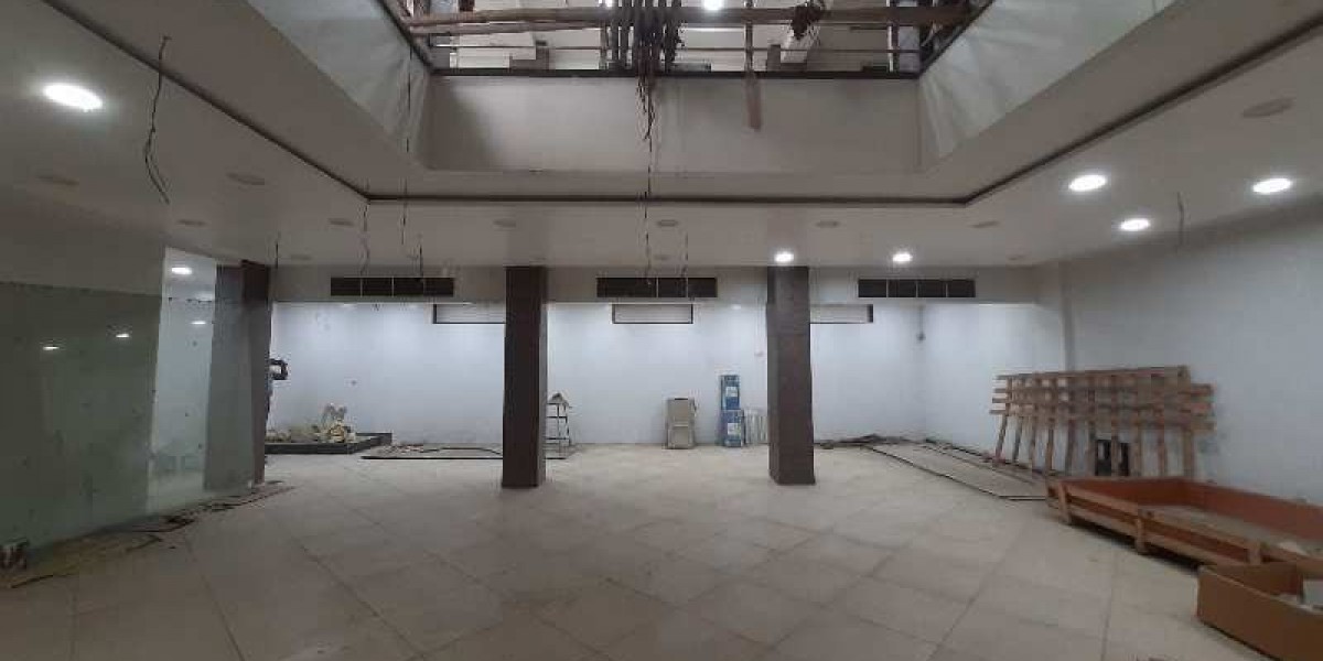 Why a showroom on Main Road Aurangabad is a smart business investment.