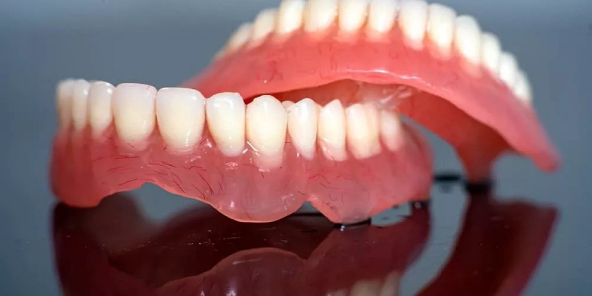 Temporary Dentures vs Permanent Dentures: Which Option Is Right for You?