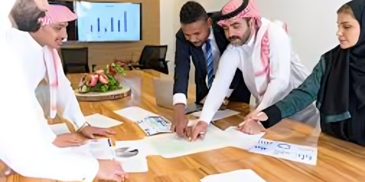 What are the latest trends in party planning, and how does a party planner stay updated?