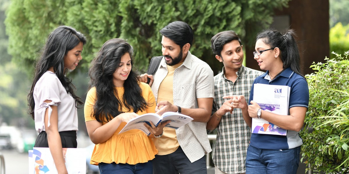 Thesis Writing Services in India – Trusted Academic Assistance for Scholars