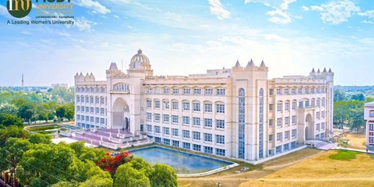 Choose the Right Girls University in India for Higher Education