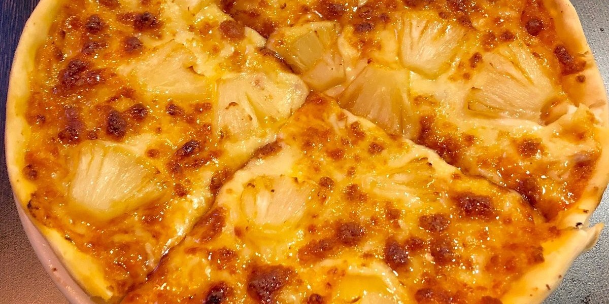 Thin Crust vs Thick Crust: Which Cheese Pizza Is Better?