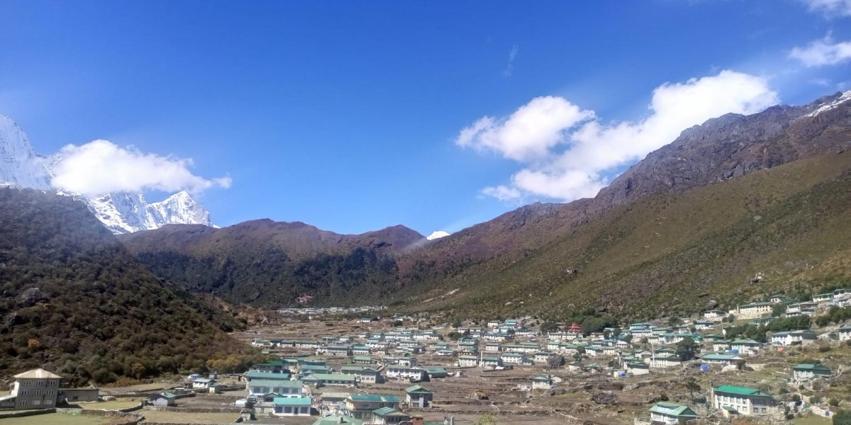 How to Interact with the Everest Base Camp Trekking Team