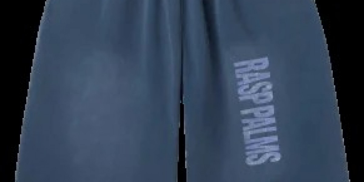 Raspberry Hills Clothing: Redefining Modern Streetwear with Subtle Luxury