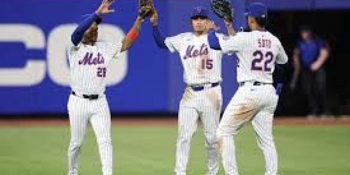 Mets Place Ronny Mauricio on Injured List with Fractured Thumb – Shortstop Crisis Continues