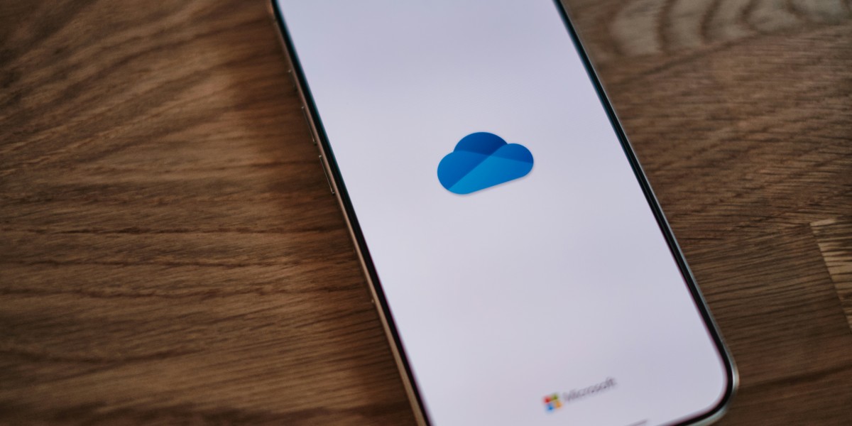 How Do iCloud Accounts Help with Apple Ecosystem Synchronization?