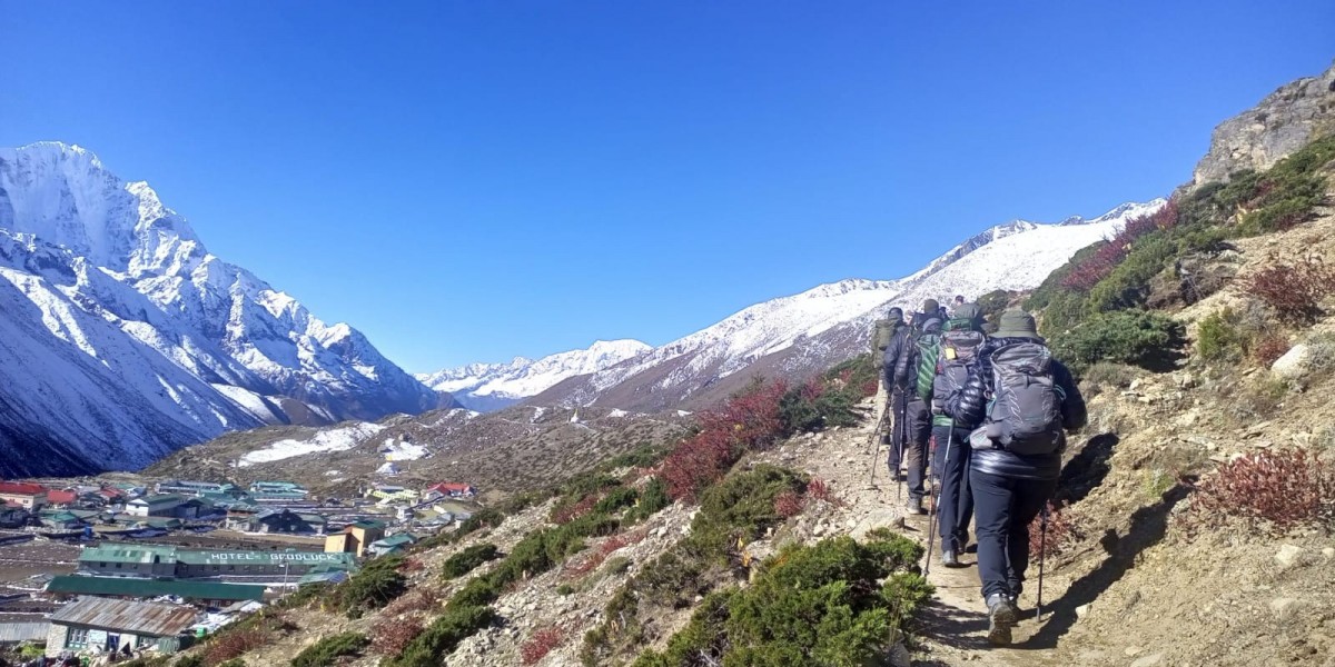 How to Navigate Snow Conditions on the Everest Three Pass Trek