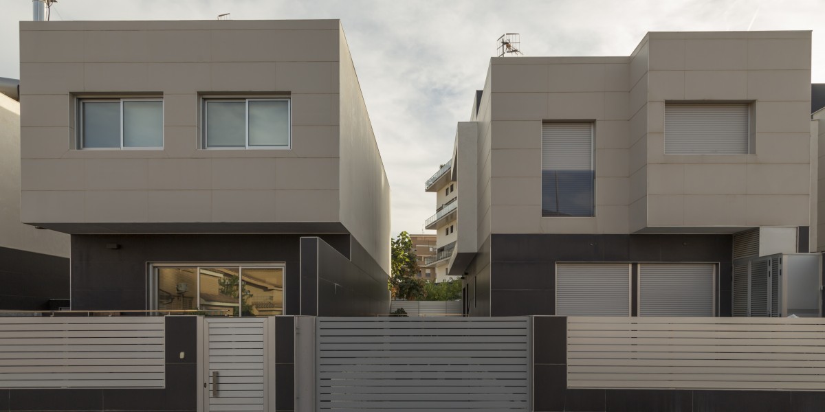 Same Floor, Two Homes. One Looks Luxury. One Looks Basic.