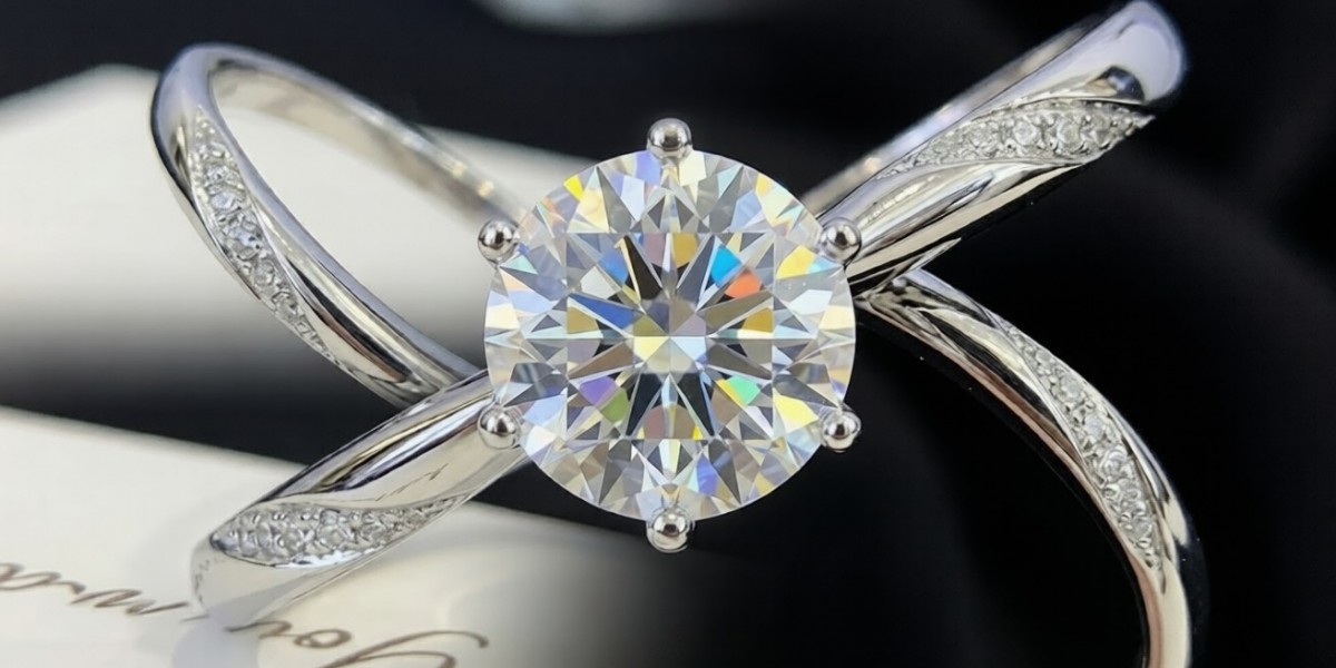 The Ultimate Guide to Pavé Lab-Grown Diamond Rings