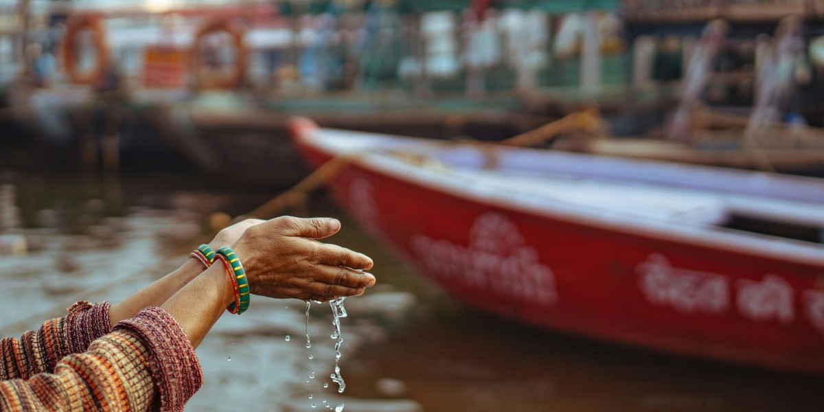 Beyond the 36 Gunas: Why Smart Couples Are Rethinking Kundli Matching Online