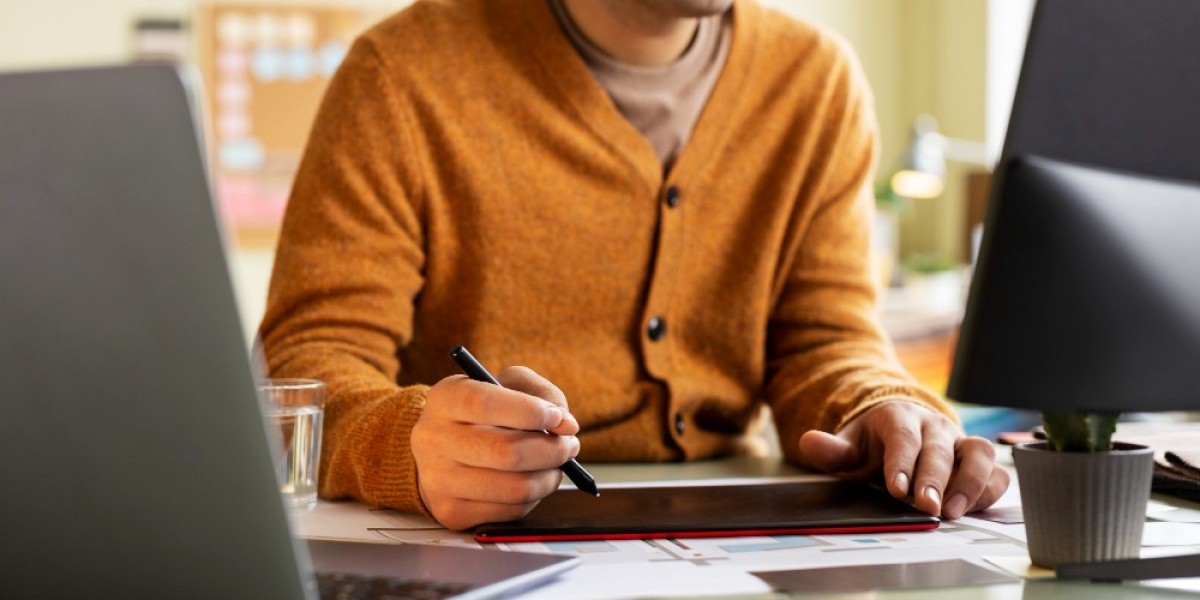 Assignment Writing Service: Helping Students Navigate Academic Challenges