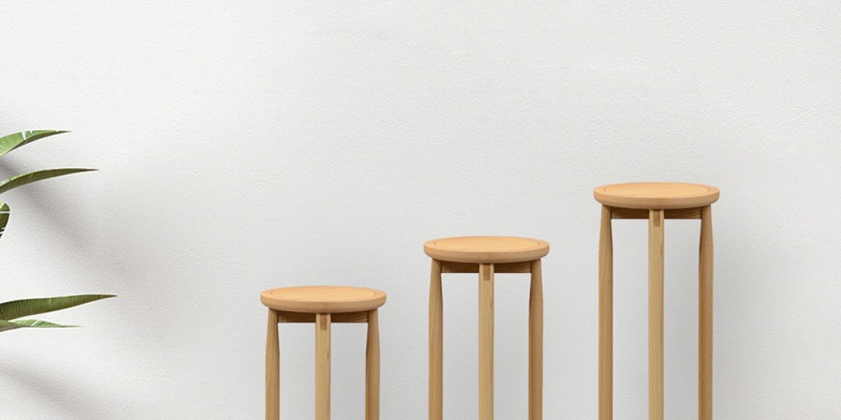 oak furniture, the gentle texture of home hidden in the wood texture