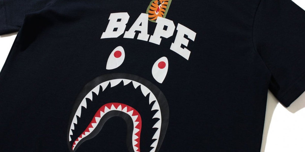 Bape and Bluza Rekin Bape: Why Bape Continues to Dominate Global Streetwear Fashion