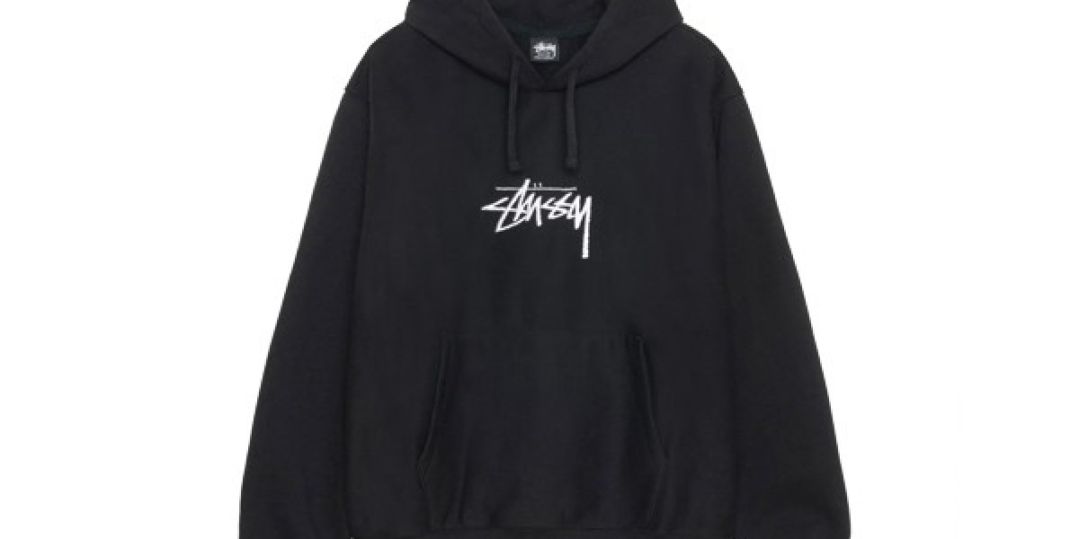 How Does stussy Balance Classic and Modern Fashion?