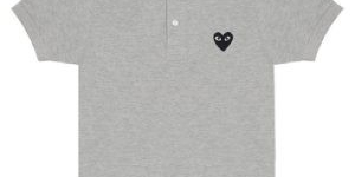 How to Wear CDG Play T-Shirts With Different Outfits