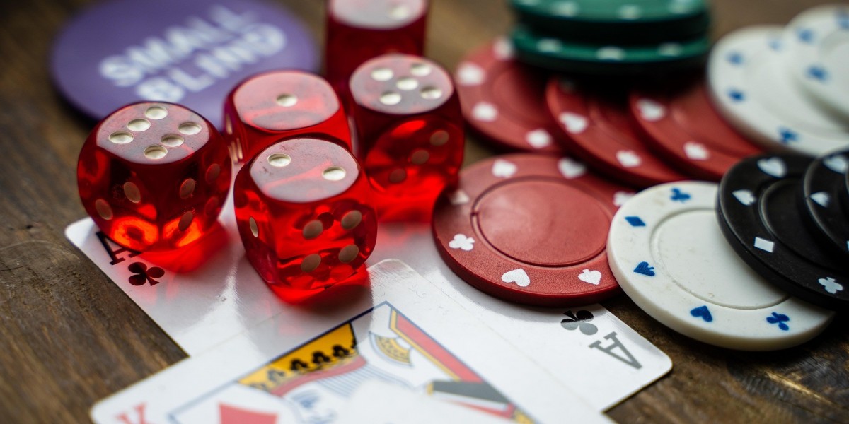 Exploring the Growing Popularity of Online Gambling Platforms and Their Impact on Modern Entertainment